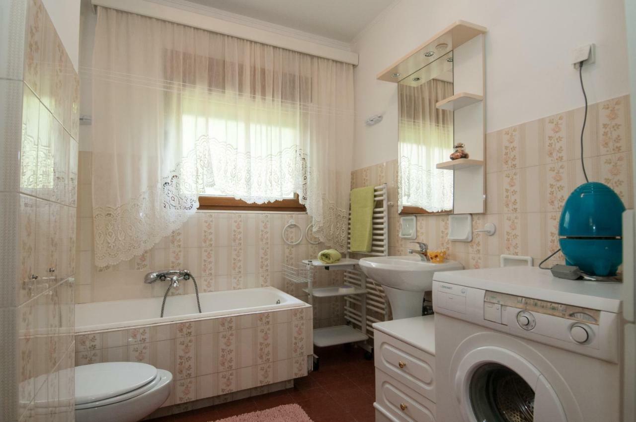 Apartmani Nives Lovran Εξωτερικό φωτογραφία